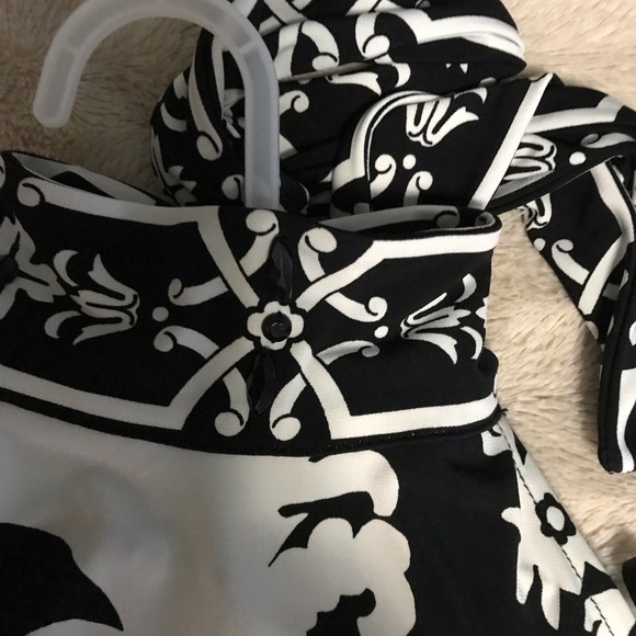 Halter top - Picture 3 of 5